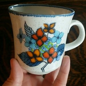 Set of 4 Vintage Mikasa mugs